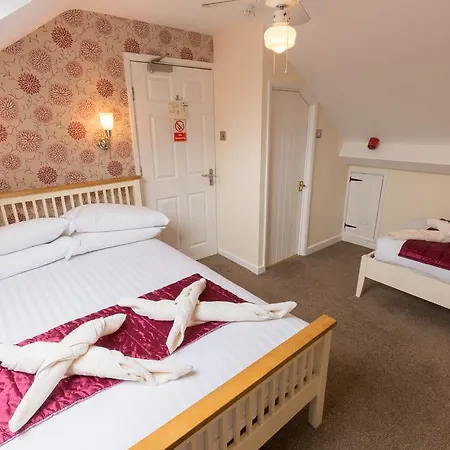 Bootham City Centre Pensionat 4*